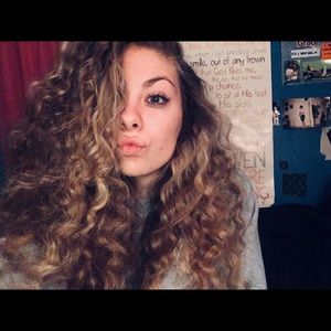 Meet your Posher, Cara